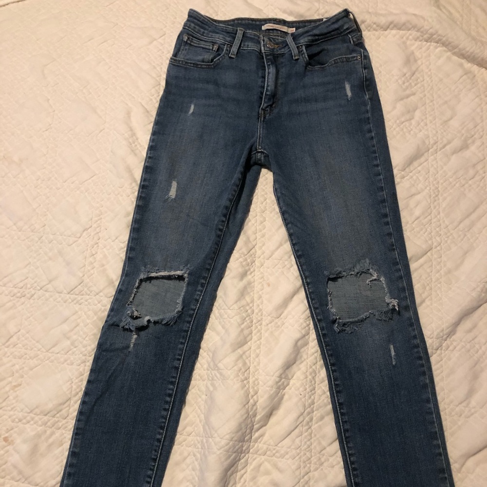 Levi jeans size 28